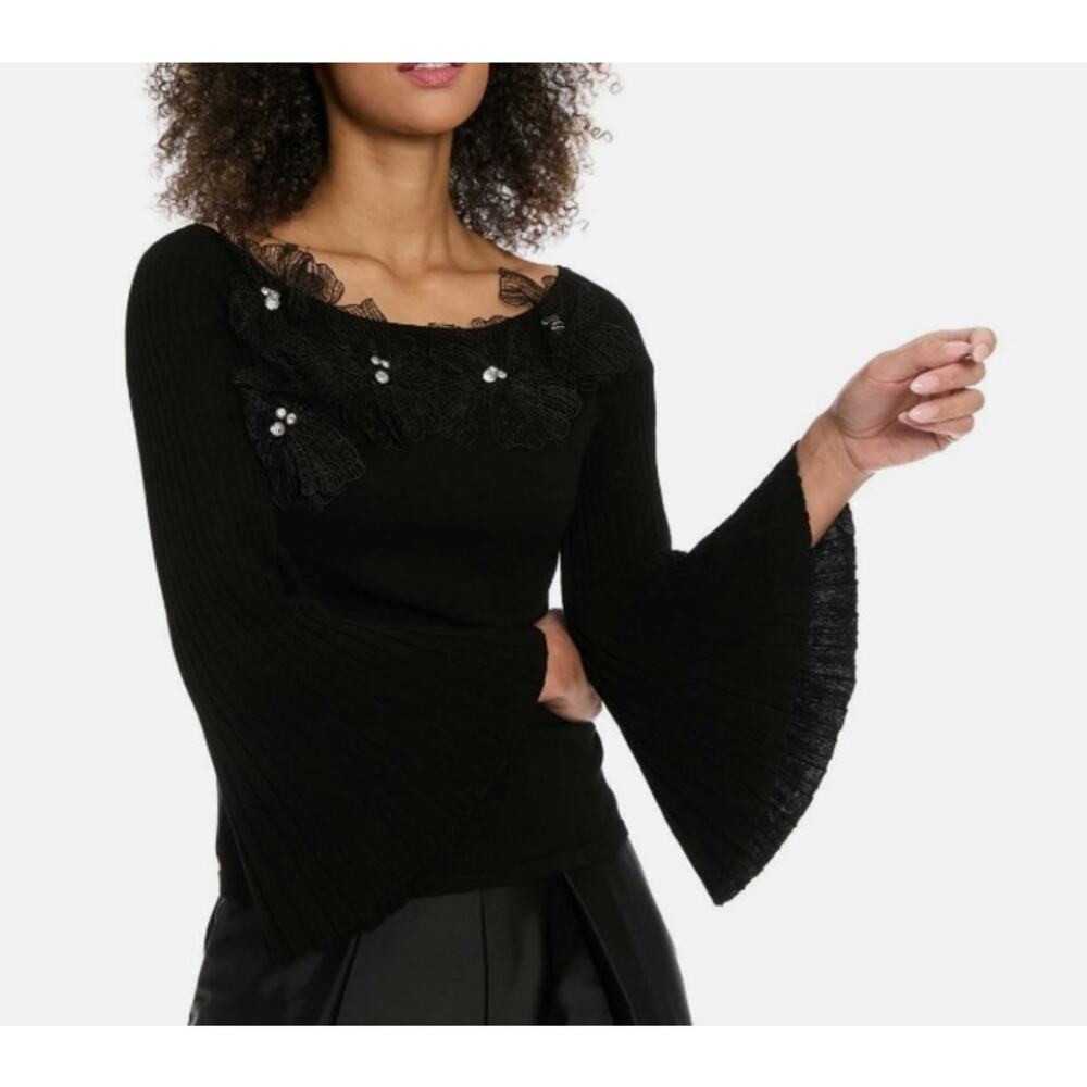 Muse Women's Beaded 3D Floral Applique Bell-Sleeve Top M